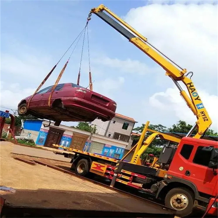 阜阳颍东吊车救援小汽车怎么吊